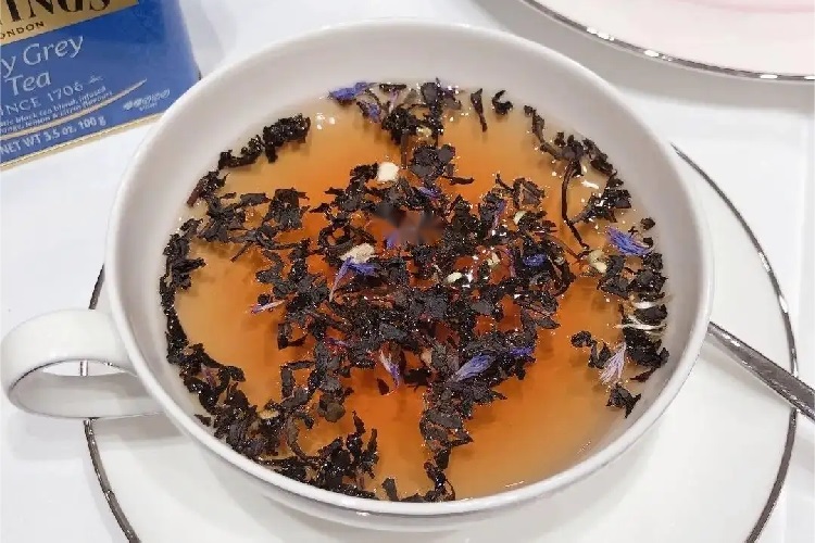 Pros and cons of Earl Grey tea